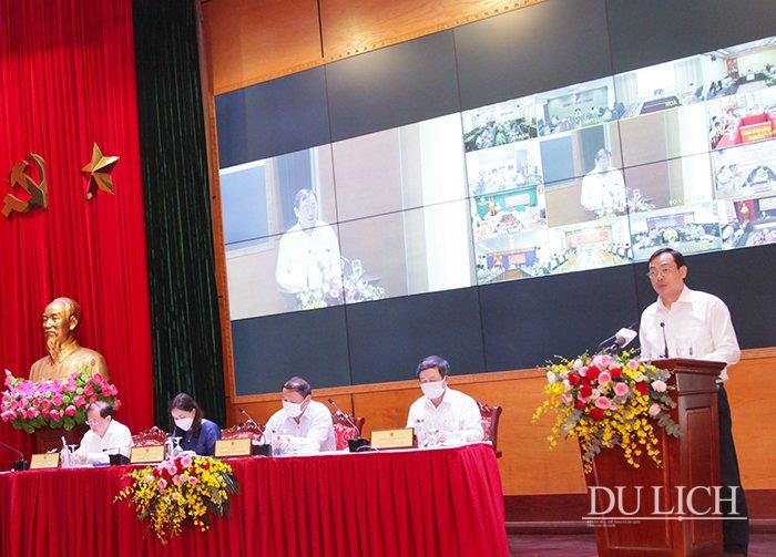 Tổng cục trưởng TCDL Nguyễn Trùng Khánh trình bày tham luận